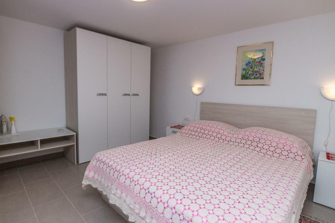 לובראן Apartment Nada Medveja מראה חיצוני תמונה